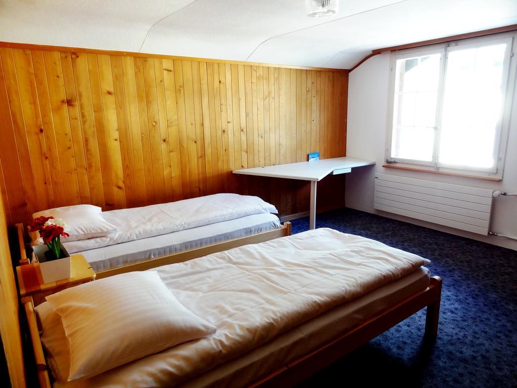 Base Cafe Apartment เลาเทอร์บรุนเนน ภายนอก รูปภาพ