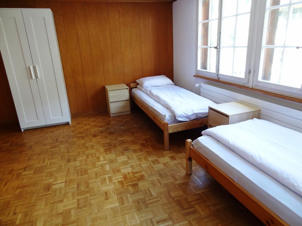 Base Cafe Apartment เลาเทอร์บรุนเนน ภายนอก รูปภาพ