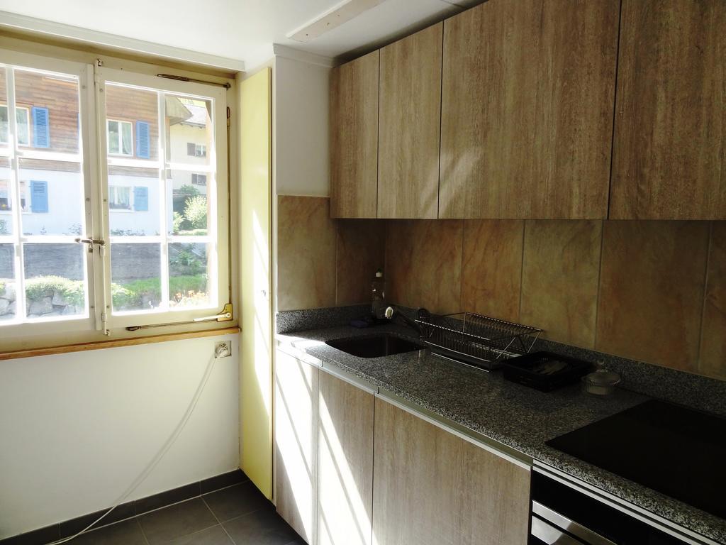 Base Cafe Apartment เลาเทอร์บรุนเนน ภายนอก รูปภาพ